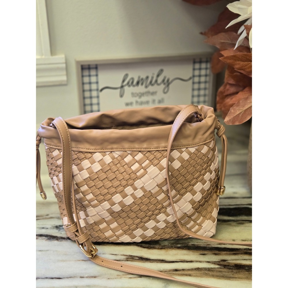 Shiraleah Woven Crossbody Bag Tan Cream Vegan Leather Drawstring Shoulder Bag